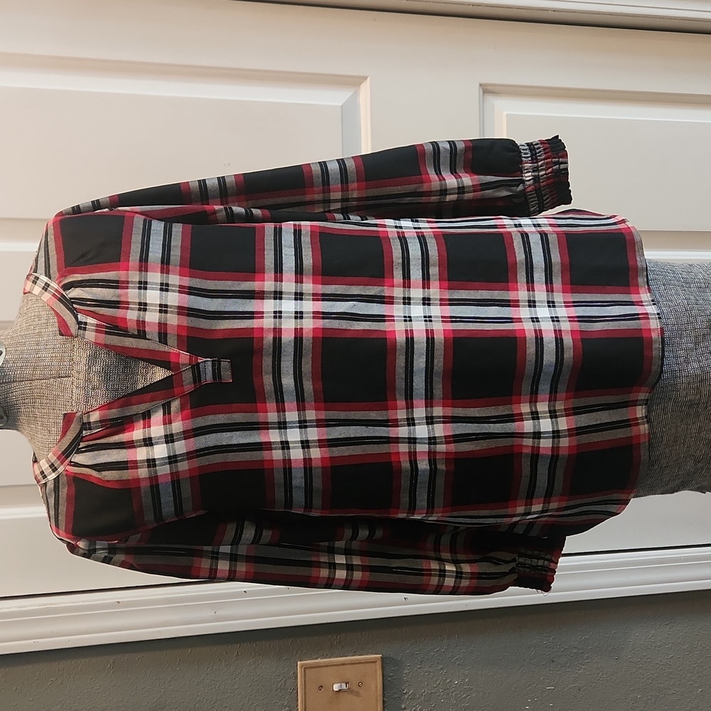 Christopher Banks, red, white, black, silver, plaid top. Long sleeves, size M